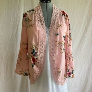 Leightweight Pink Floral Kimono, Med